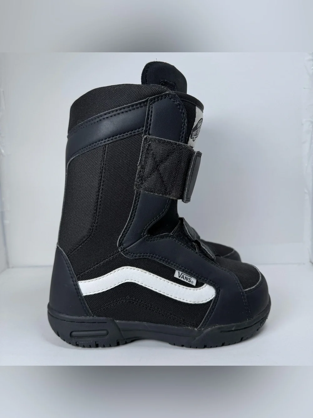 VANS Juvie Kids Mantra Soft Flex Youth Size 2 Snowboard Boots Straps